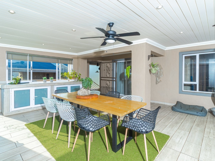 6 Bedroom Property for Sale in Kosmos Ridge North West